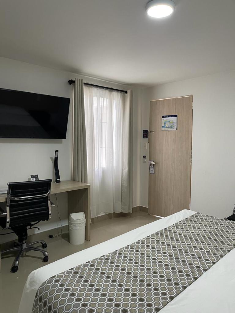 Hotel Juan Maria Тулуа Экстерьер фото