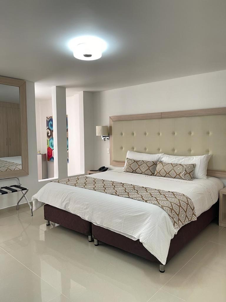 Hotel Juan Maria Тулуа Экстерьер фото