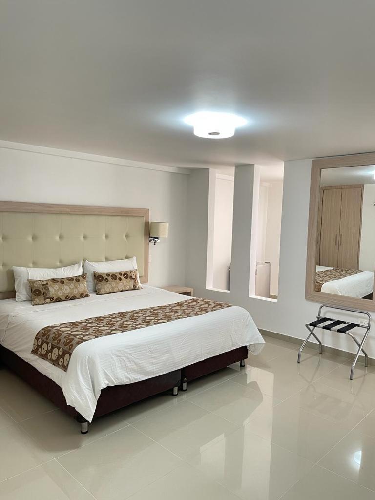 Hotel Juan Maria Тулуа Экстерьер фото